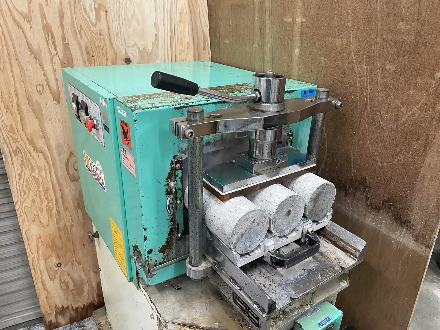 コンクリート研磨機